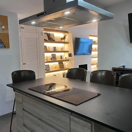 Σπίτι διακοπών Luxury Golden Mile Townhouse Saltwater Pools, Walk To The Μαρμπέλλα